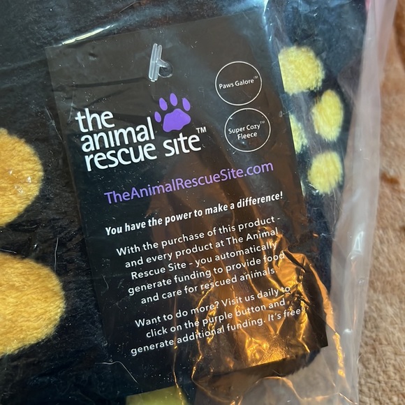 Bundle of The Animal Rescue Site Slipper Socks, Slippers, Pocket Shawl and Watch - Picture 6 of 11